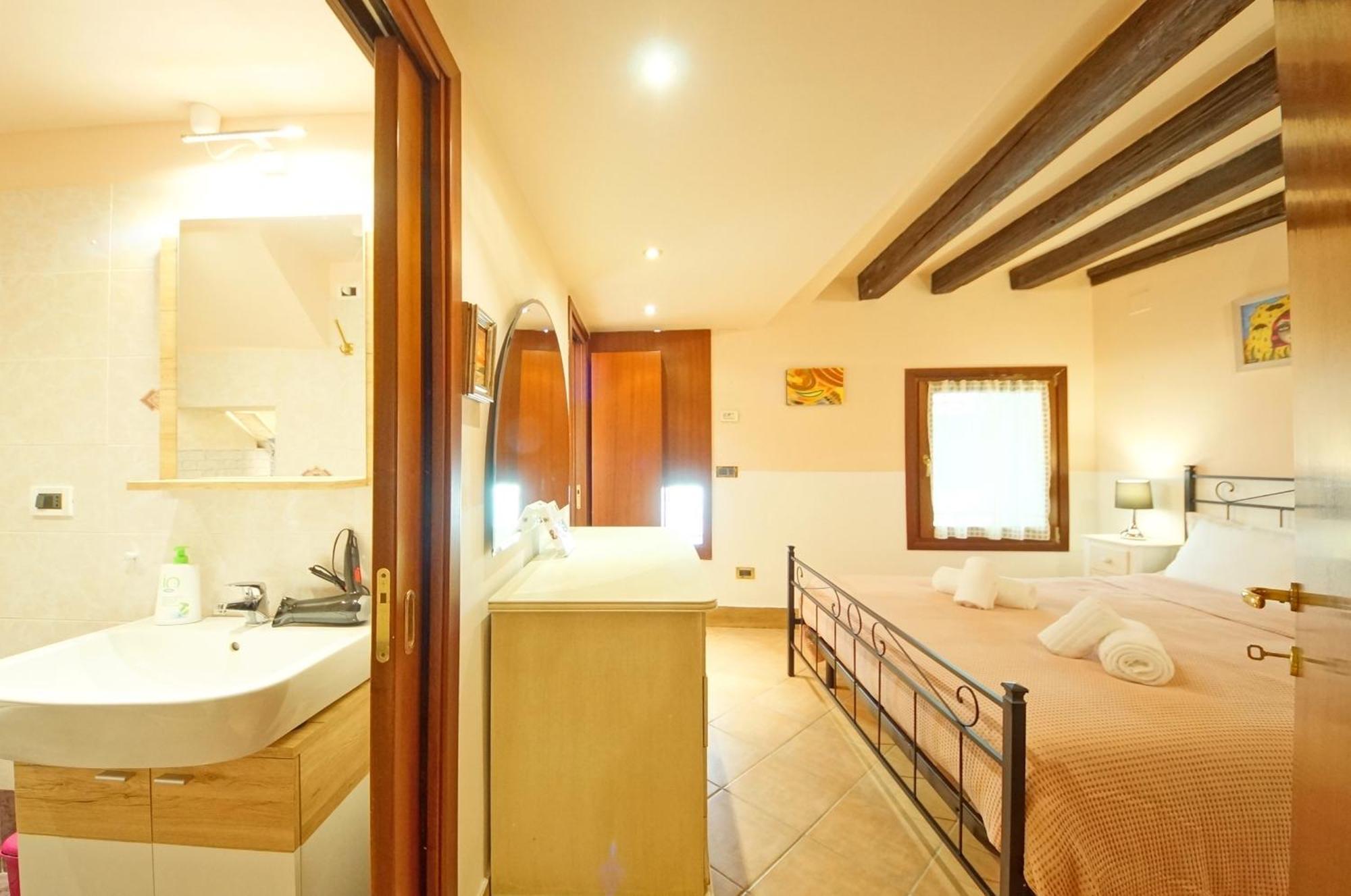 Santa Croce Wifi S.g. Dellorio Coop Apartment